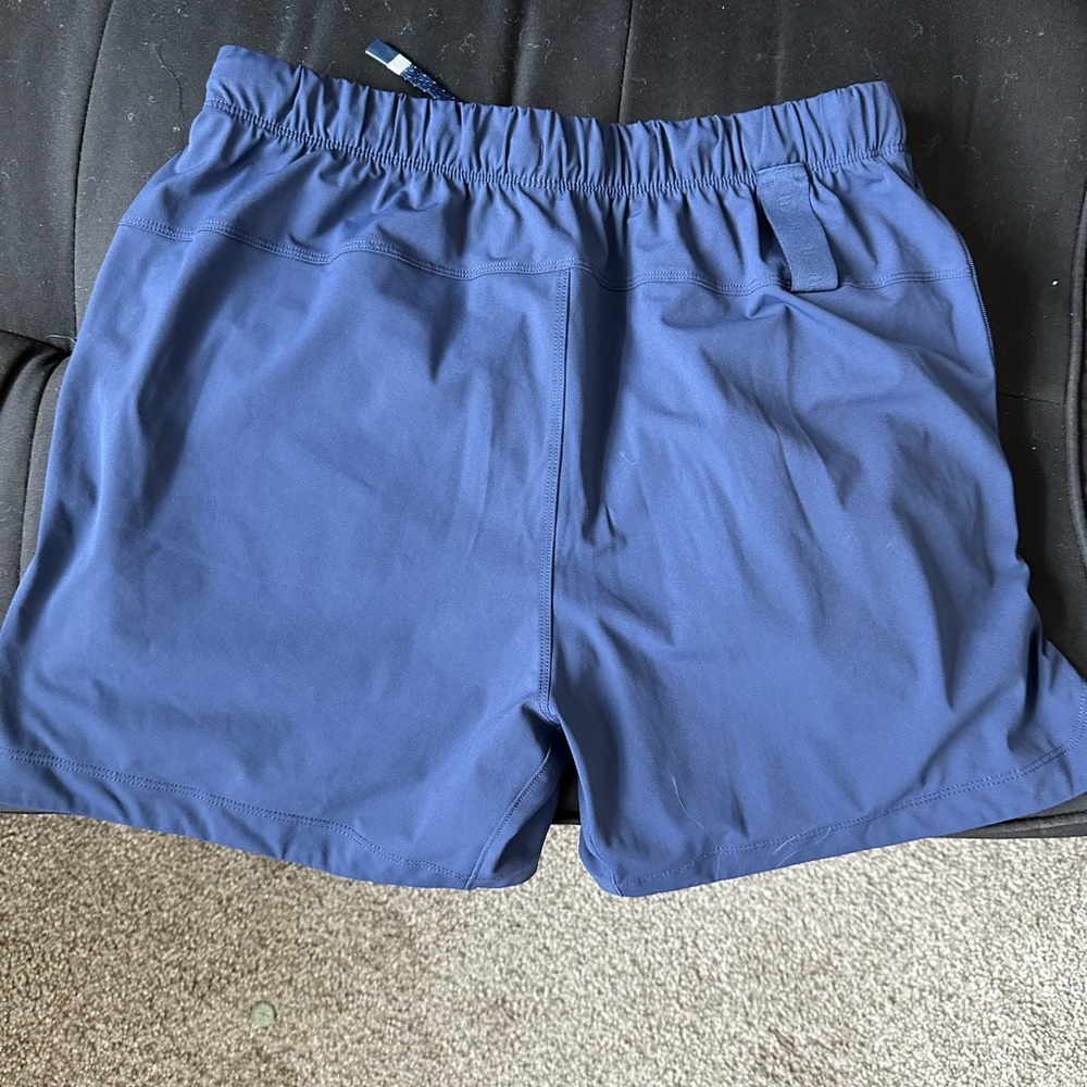 Fabletics Shorts - Picture 2 of 2